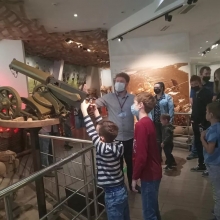 Музей оружия распахнул двери для ребят полустационарного отделения реабилитации детей с ОВЗ и их родителей